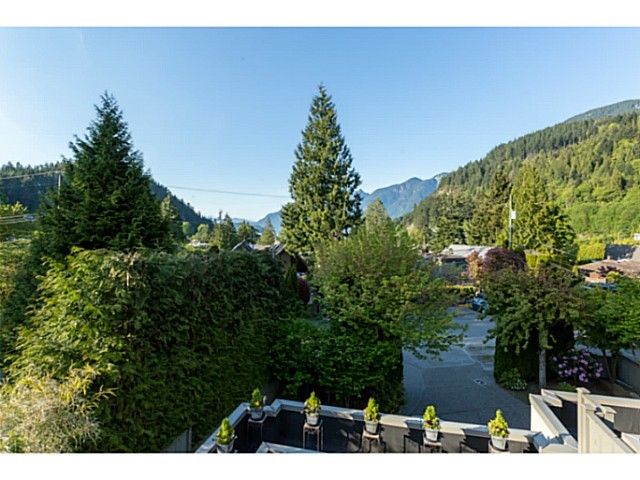 45800 at 6346 Argyle Avenue, West Vancouver