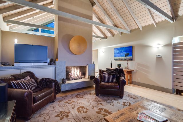 46033 at 679 Blueridge Avenue, North Vancouver