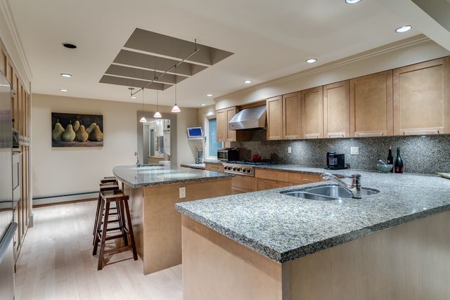 46065 at 679 Blueridge Avenue, North Vancouver