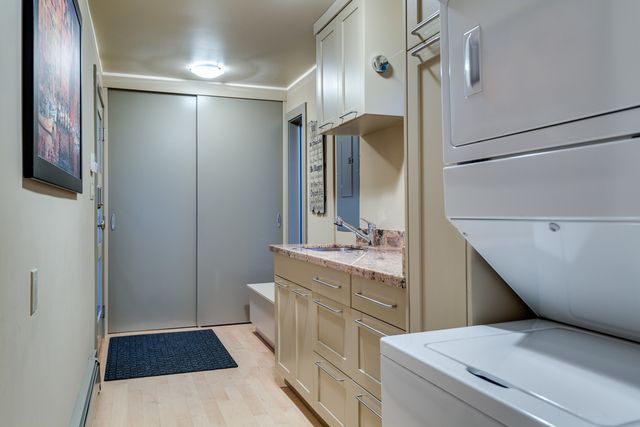 46077 at 679 Blueridge Avenue, North Vancouver