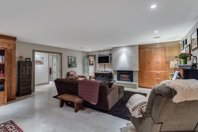 46109 at 679 Blueridge Avenue, North Vancouver