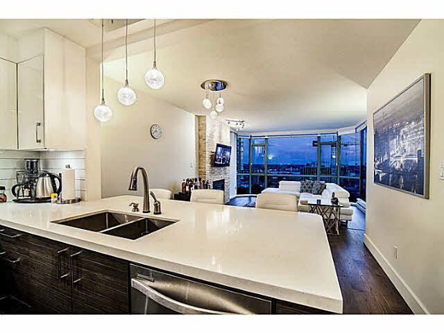 48112 at 1103 - 140 14th Street, North Vancouver