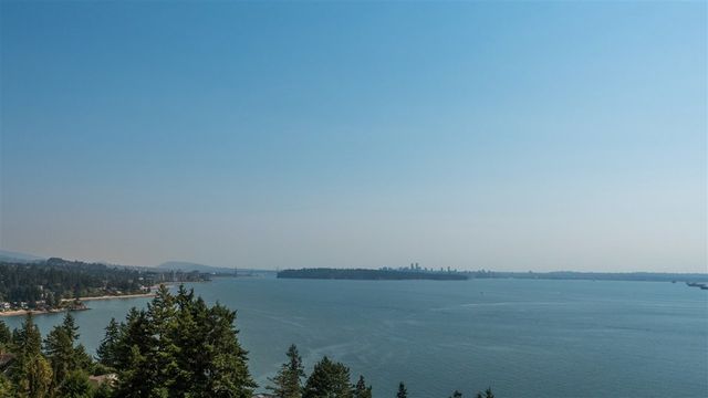 49071 at 3725 Creery Avenue, West Vancouver