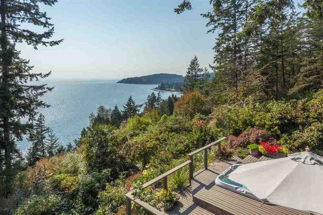 49086 at 3725 Creery Avenue, West Vancouver