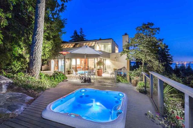 49104 at 3725 Creery Avenue, West Vancouver