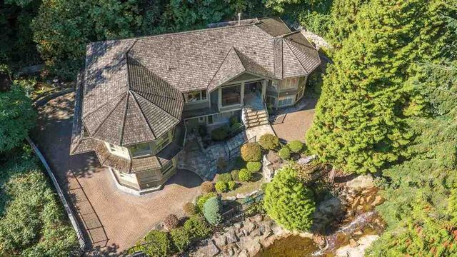 50612 at 2195 8th Street, West Vancouver