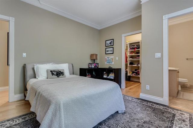 50665 at 2195 8th Street, West Vancouver