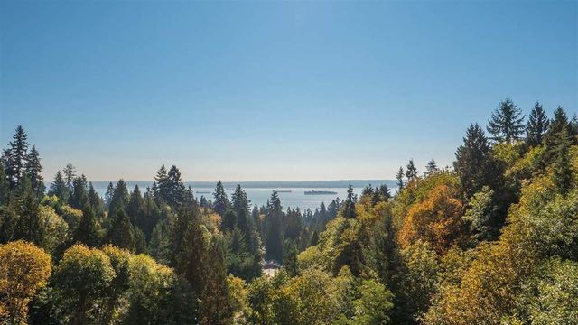 50671 at 2195 8th Street, West Vancouver