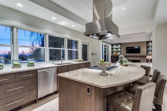 50736 at 4010 Sunset Boulevard, North Vancouver