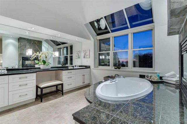 50751 at 4010 Sunset Boulevard, North Vancouver