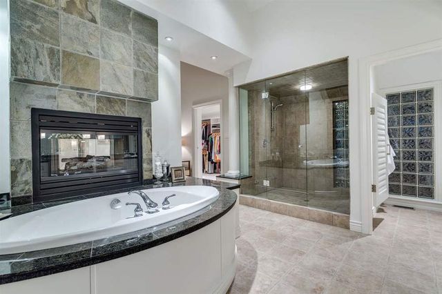 50754 at 4010 Sunset Boulevard, North Vancouver