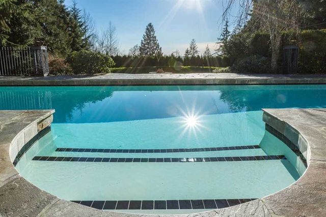 50775 at 4010 Sunset Boulevard, North Vancouver