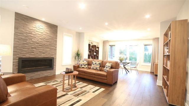 51047 at 2995 Woodbine Drive, North Vancouver