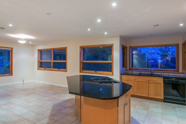 51882 at 4188 Citadel Court, North Vancouver