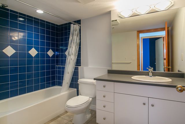 51990 at 4188 Citadel Court, North Vancouver