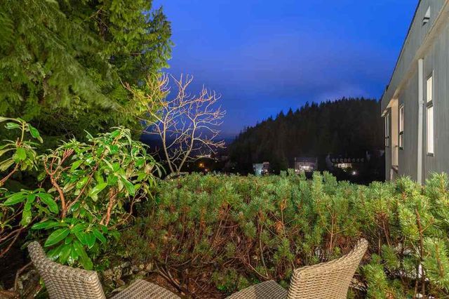 52896 at 4775 Woodside Place, West Vancouver