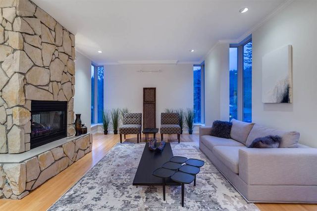 52917 at 4775 Woodside Place, West Vancouver