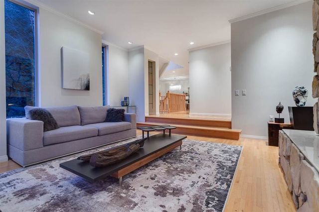 52920 at 4775 Woodside Place, West Vancouver