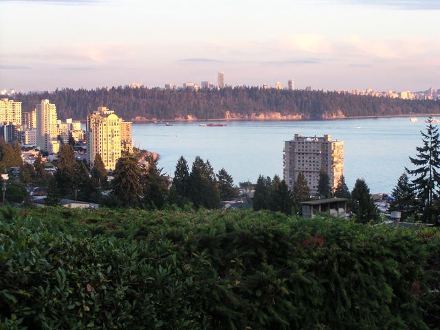 53242 at 2592 Nelon Avenue, West Vancouver