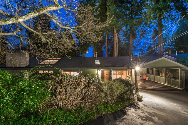 53358 at 3919 Bayridge Place, West Vancouver