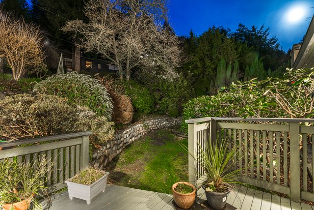 53362 at 3919 Bayridge Place, West Vancouver