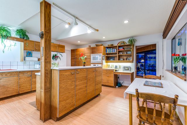 53398 at 3919 Bayridge Place, West Vancouver