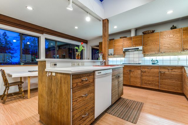 53406 at 3919 Bayridge Place, West Vancouver