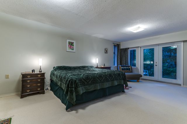 53422 at 3919 Bayridge Place, West Vancouver