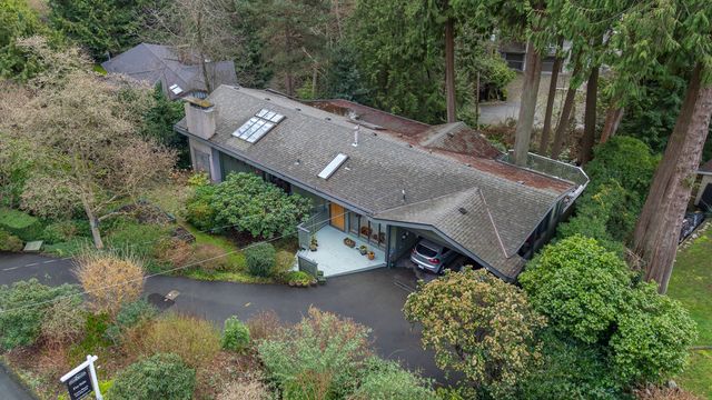 53478 at 3919 Bayridge Place, West Vancouver