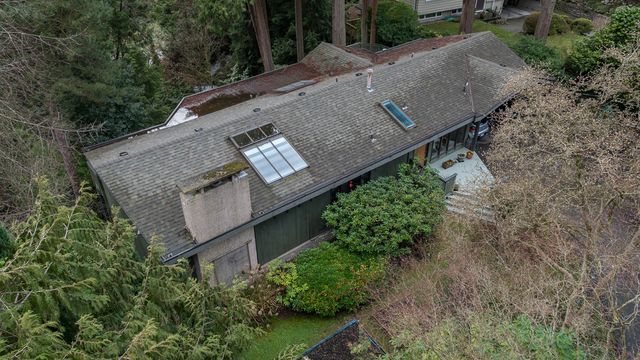 53490 at 3919 Bayridge Place, West Vancouver