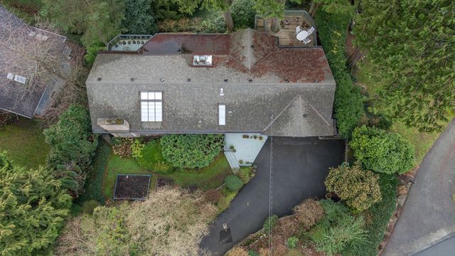 53498 at 3919 Bayridge Place, West Vancouver