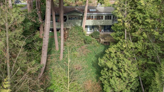 53510 at 3919 Bayridge Place, West Vancouver