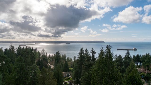 53522 at 3919 Bayridge Place, West Vancouver