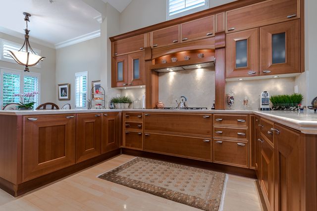 54195 at 4986 Edendale Court, West Vancouver