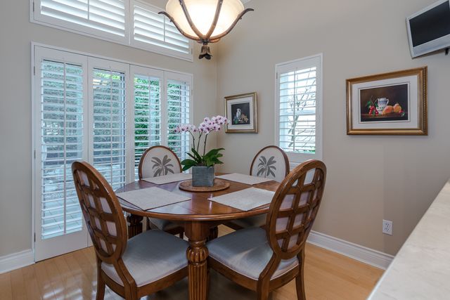 54203 at 4986 Edendale Court, West Vancouver