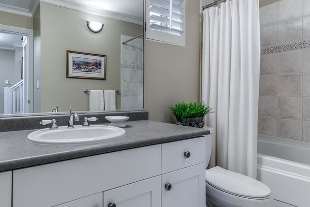 54239 at 4986 Edendale Court, West Vancouver