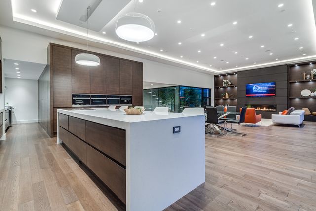 53878 at 910 Leovista Avenue, North Vancouver