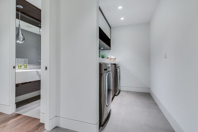 53898 at 910 Leovista Avenue, North Vancouver