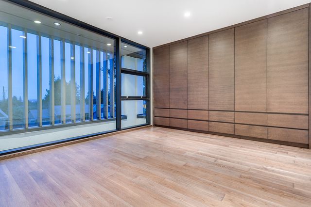 53970 at 910 Leovista Avenue, North Vancouver