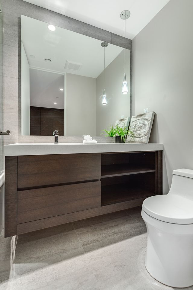 53986 at 910 Leovista Avenue, North Vancouver