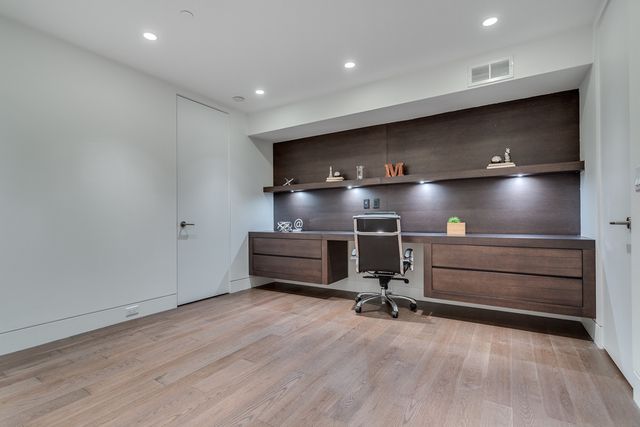 54038 at 910 Leovista Avenue, North Vancouver