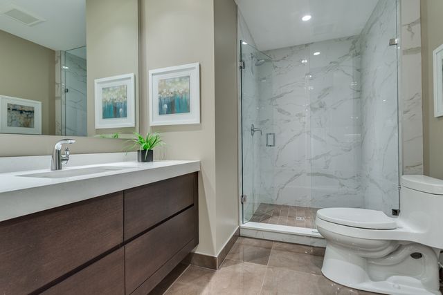 54042 at 910 Leovista Avenue, North Vancouver