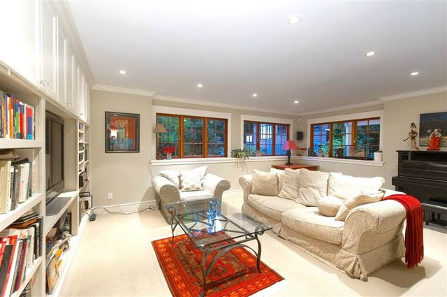 54481 at 235 Maple Lane, West Vancouver