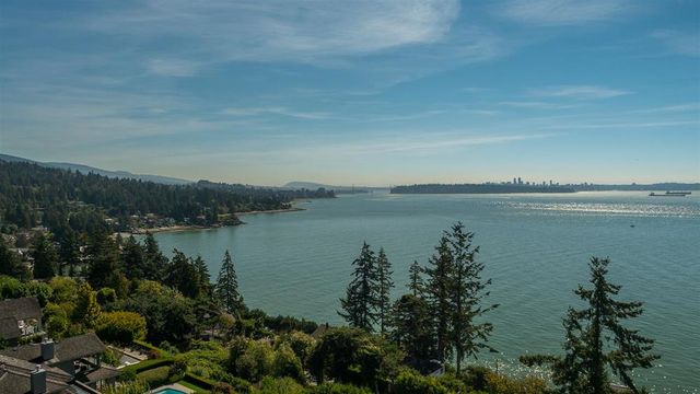 54601 at 3660 Creery Avenue, West Vancouver