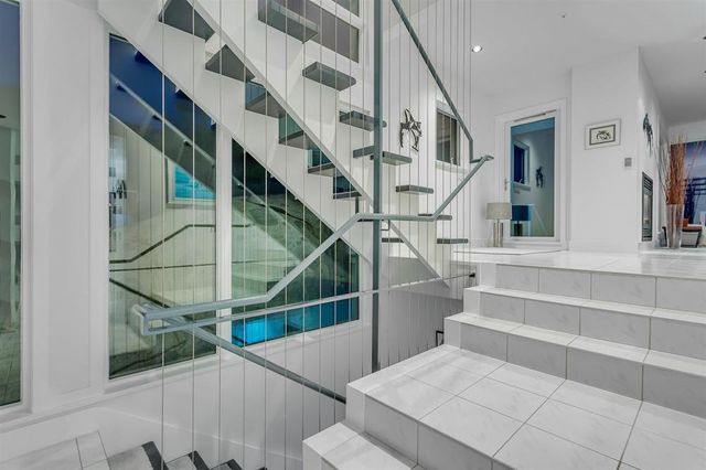 58426 at 5453 Vista Court, West Vancouver