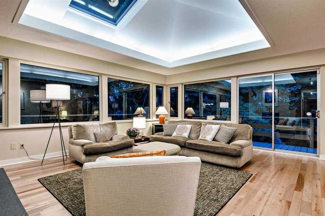 58706 at 3913 Bayridge Place, West Vancouver