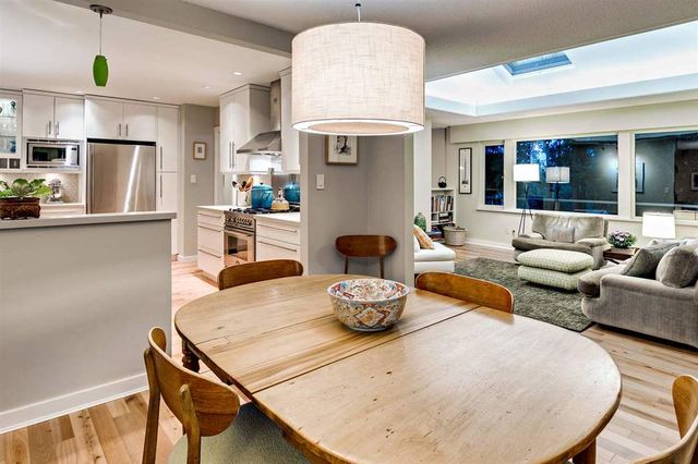 58721 at 3913 Bayridge Place, West Vancouver