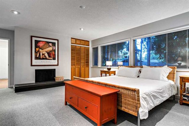 58730 at 3913 Bayridge Place, West Vancouver