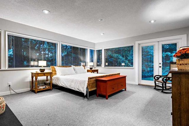 58733 at 3913 Bayridge Place, West Vancouver