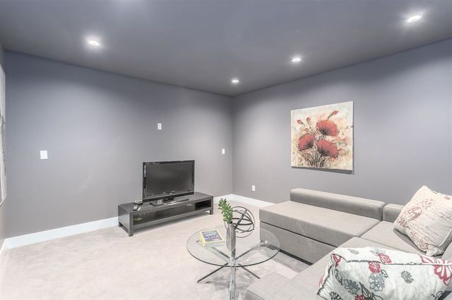 60663 at 765 Montroyal Oulevard, North Vancouver